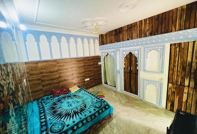 Студио Стандарт Вид на Сад, Bhoora House