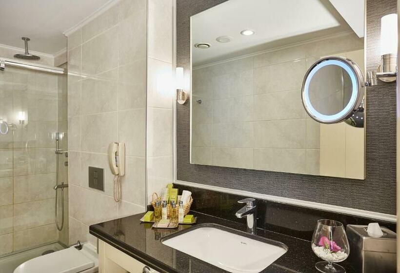 سوئیت جونیور با تخت بزرگ, Doubletree By Hilton Hotel Izmir   Alsancak