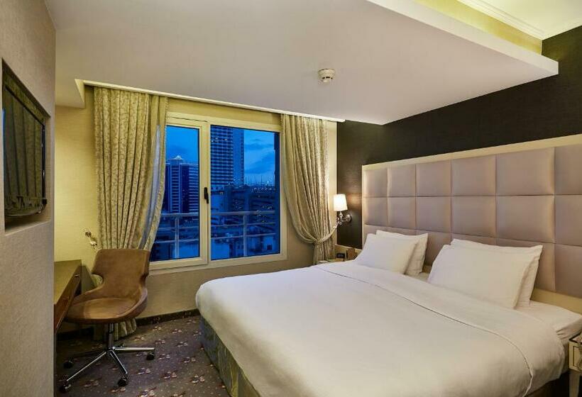 اتاق استاندارد با تخت بزرگ, Doubletree By Hilton Hotel Izmir   Alsancak
