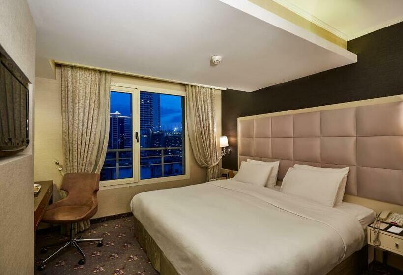 اتاق استاندارد با تخت بزرگ, Doubletree By Hilton Hotel Izmir   Alsancak