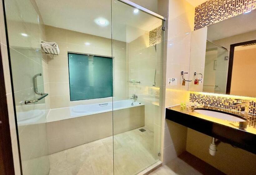 Номер Deluxe Кровать Кинг, Kinta Riverfront Hotel & Suites