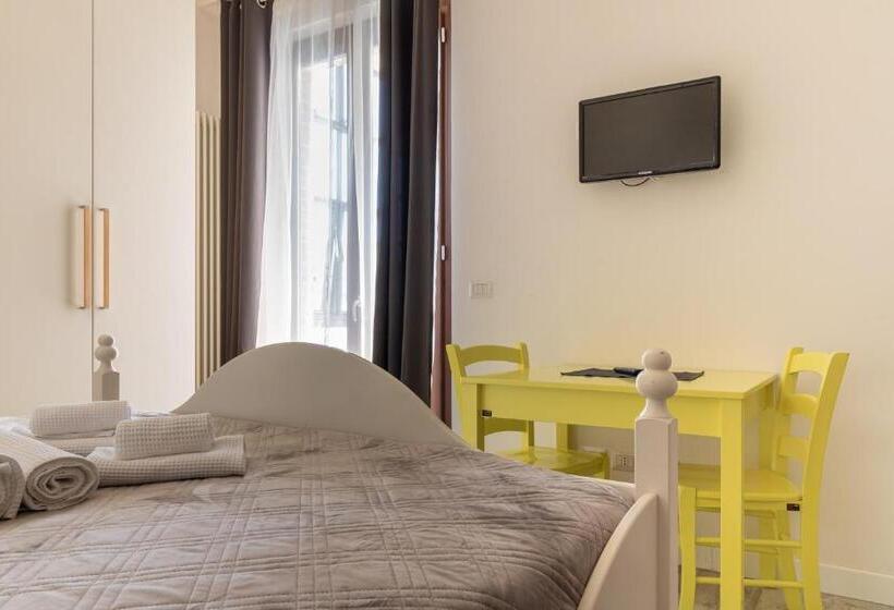 패밀리 룸, Bed And Breakfast Bric & Brac