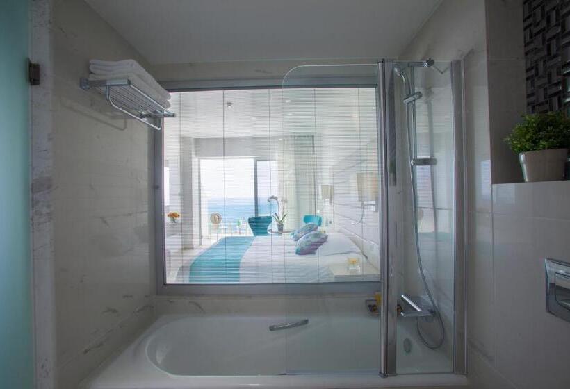 景色の見えるスーペリアルーム, King Evelthon Beach Hotel & Resort