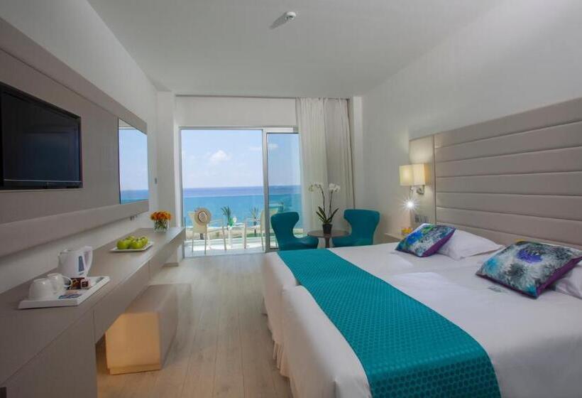 景色の見えるスーペリアルーム, King Evelthon Beach Hotel & Resort