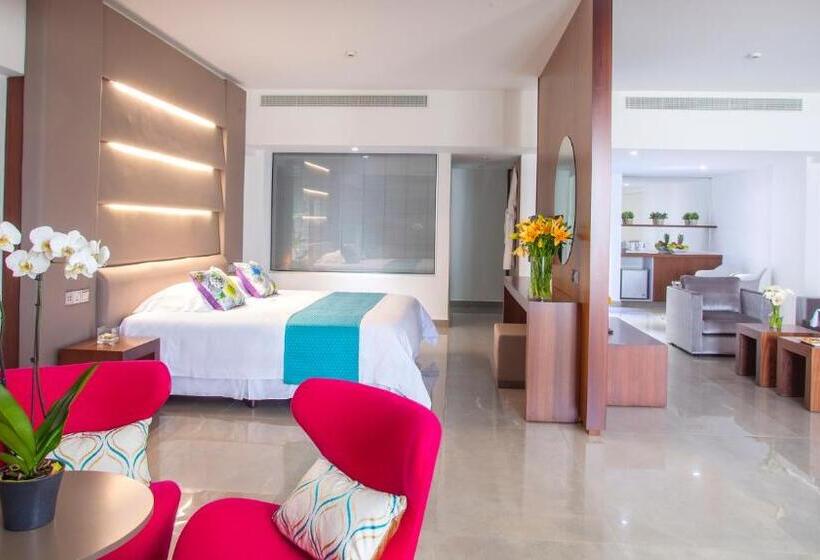 オーシャンビュージュニアスイート, King Evelthon Beach Hotel & Resort