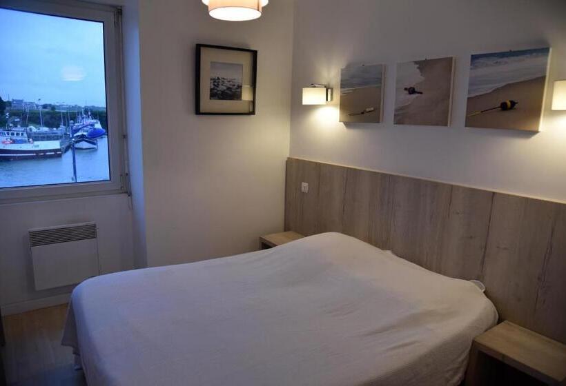Quarto Clássico com Vistas, La Marine
