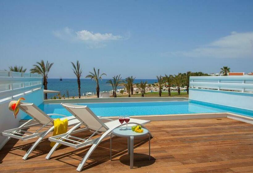 オーシャンビュースイート, King Evelthon Beach Hotel & Resort