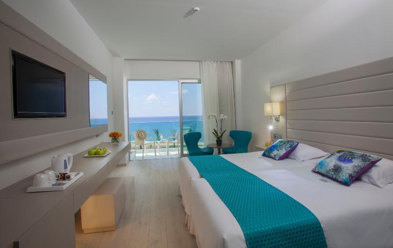 オーシャンビュースイート, King Evelthon Beach Hotel & Resort