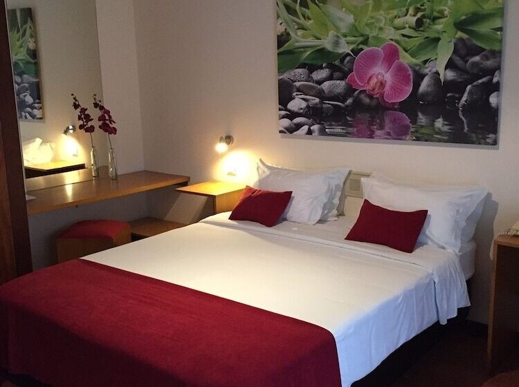 Romantic Room, Eco Salvador