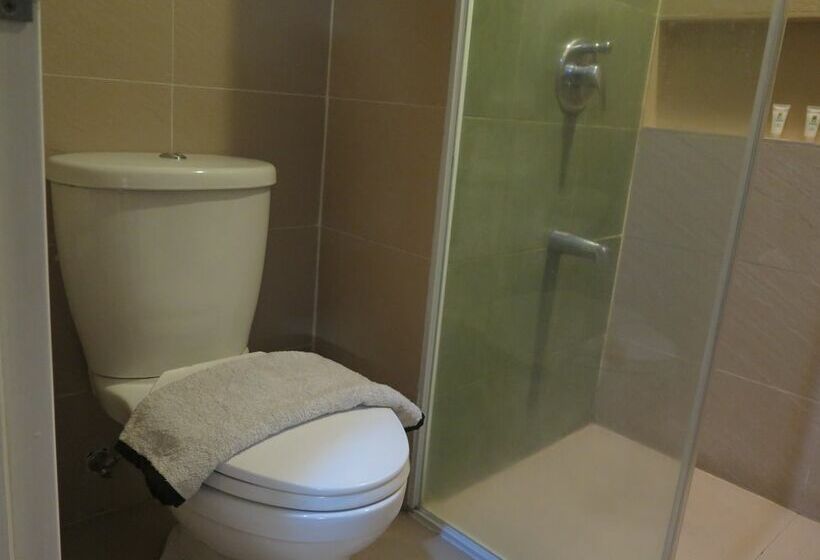 Номер Deluxe, The Ritz Hotel At Garden Oases