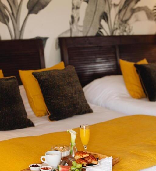 اتاق لوکس با تخت بزرگ, Esmeralda Resort