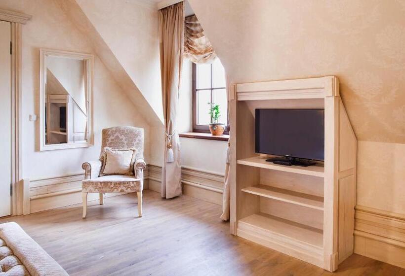 Family Suite, Krol Kazimierz