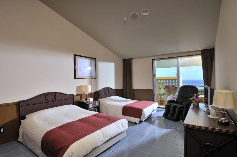 Люкс Клуб, Okinawa Kariyushi Resort Exes Ishigaki