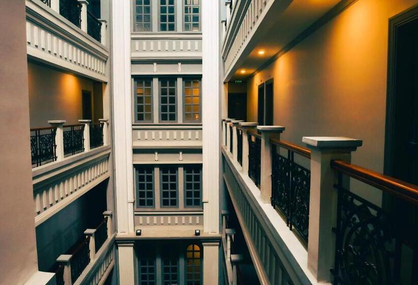 سوییت لوکس, Rembrandt Hotel Nha Trang