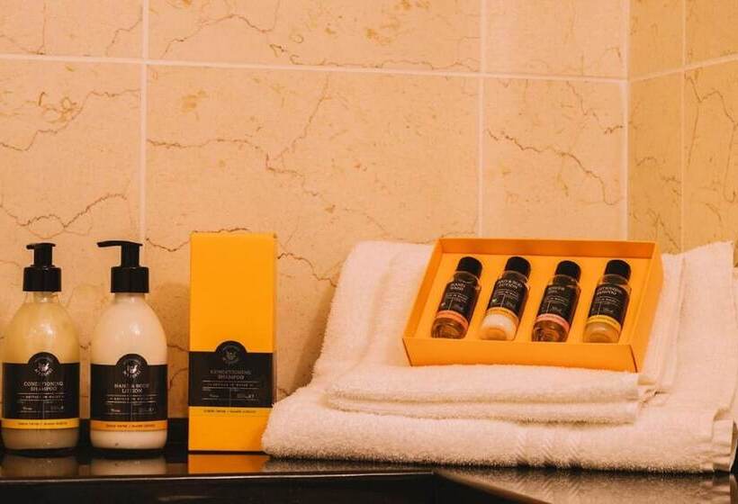 Quarto Deluxe, The Grand