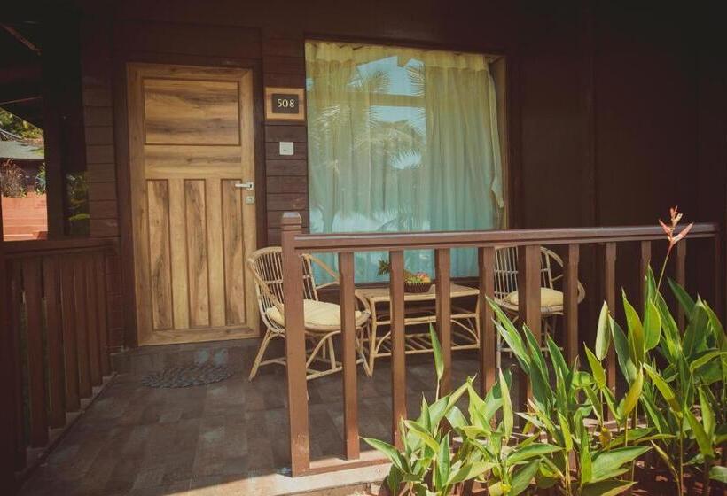 小室, Riva Beach Resort