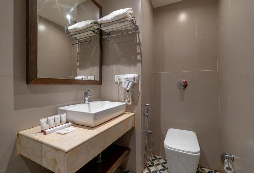 اتاق لوکس با چشمانداز استخر, Riva Beach Resort