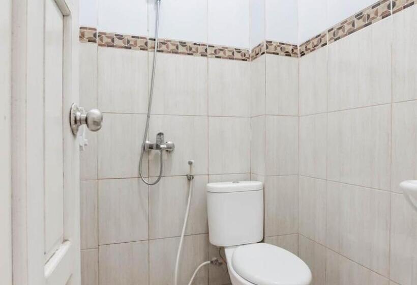 Номер Superior, Urbanview Hotel Bundaran Besar Palangkaraya By Reddoorz