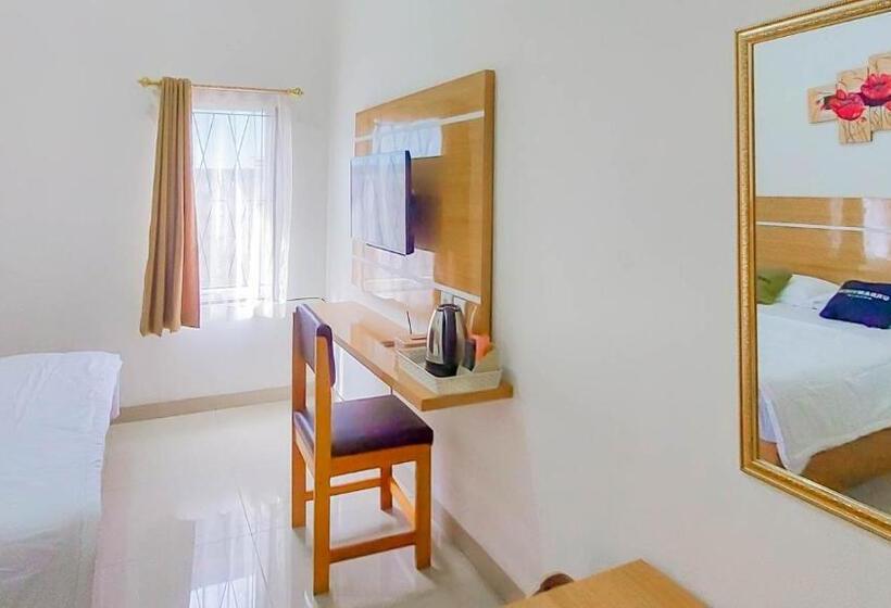 Номер Economy, Urbanview Hotel Bundaran Besar Palangkaraya By Reddoorz