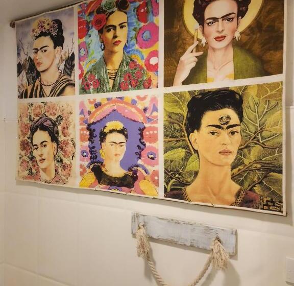 اتاق اکونومی, Frida House