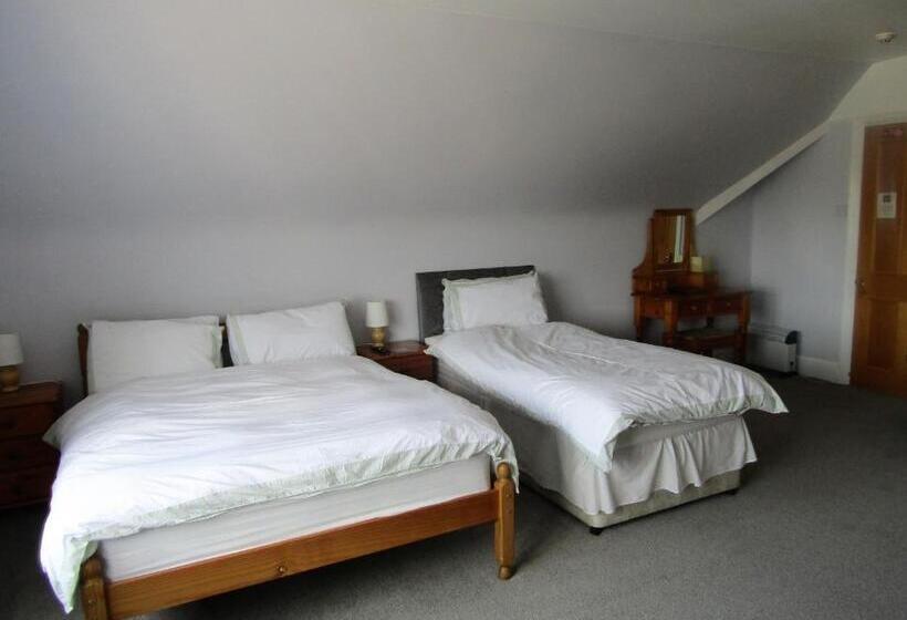 Quarto Familiar, The Old Post House
