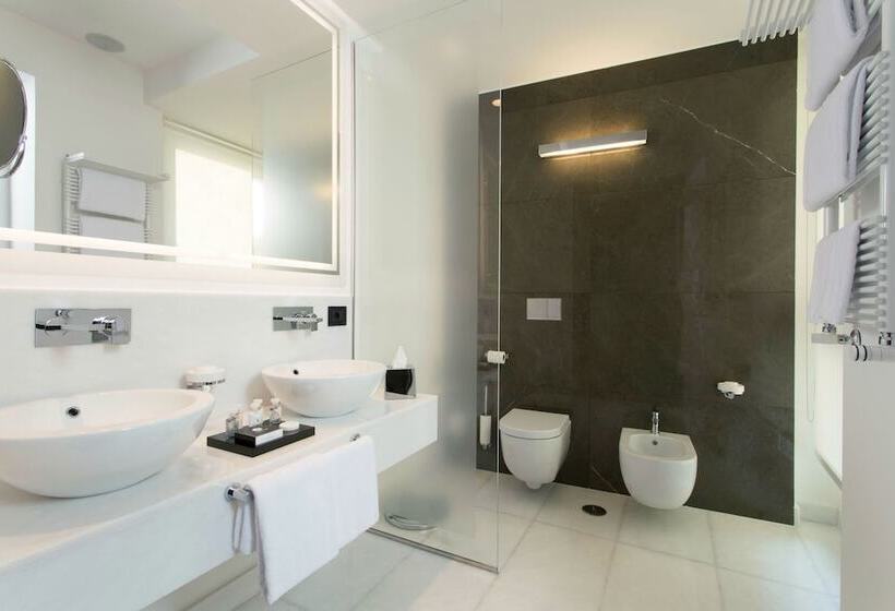 Люкс Повышенной Комфортности, Corso 281 Luxury Suites