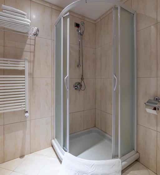 Suite, Lux Garden