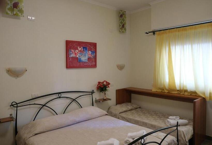 Quarto Triplo Estandar, B&b La Porta