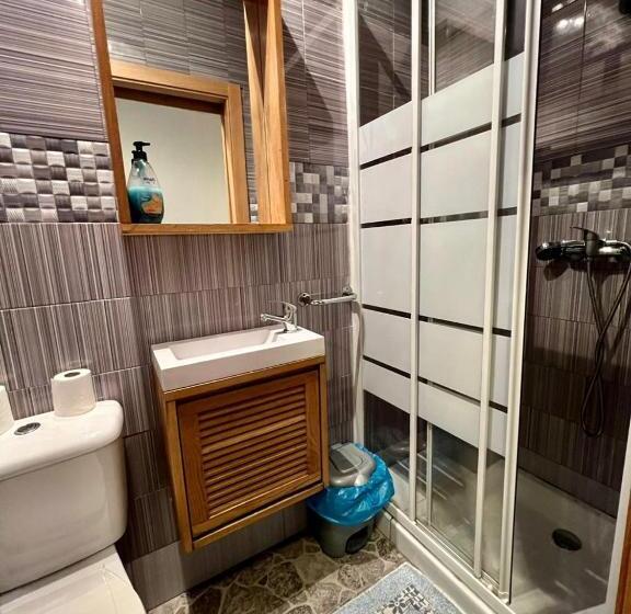 Quarto Estandar, Hostal Milan