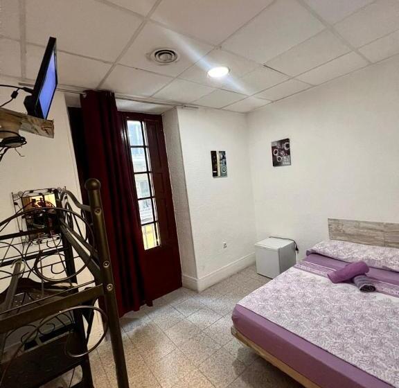 Quarto Estandar, Hostal Milan