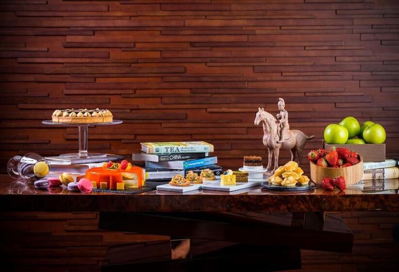 اتاق کلاب, Mandarin Oriental Pudong, Shanghai