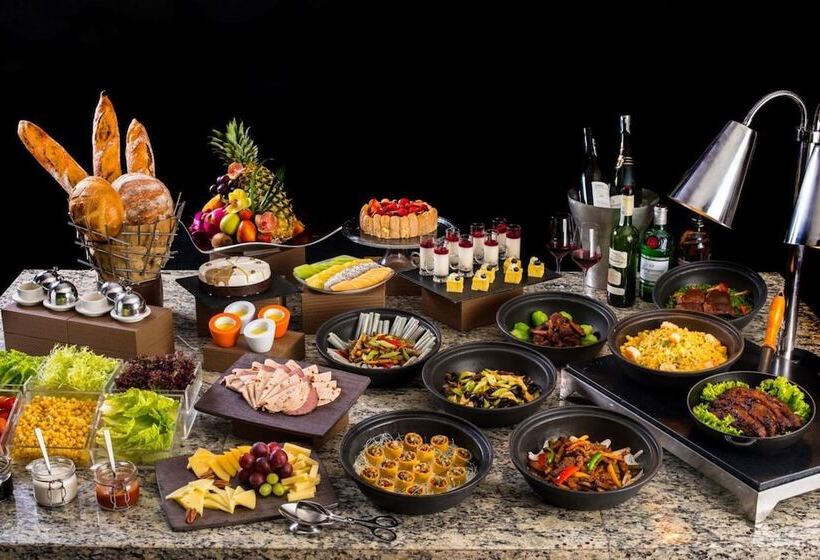 سوئیت با چشم‌انداز رودخانه, Mandarin Oriental Pudong, Shanghai