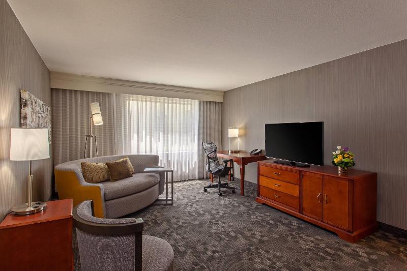 스위트 킹사이즈 침대, Courtyard San Diego Central