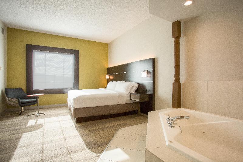Люкс Кровать Кинг, Holiday Inn Express Hotel & Suites Reading, An Ihg