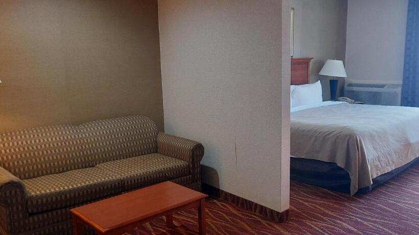 Люкс Кровать Кинг, Quality Inn & Suites Grants   I 40