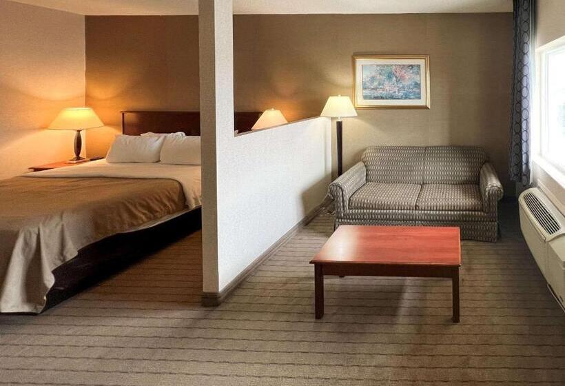 Люкс Кровать Кинг, Quality Inn & Suites Grants   I 40