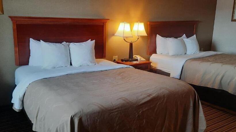 Номер Стандарт Адаптированный для Инвалидов, Quality Inn & Suites Grants   I 40