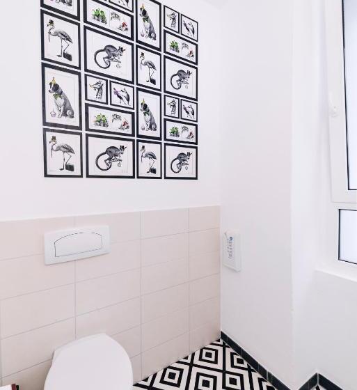 اتاق استاندارد سه تخته با سرویس بهداشتی مشترک, Old Town Hostel