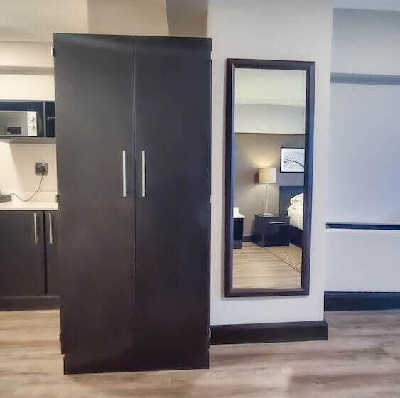 اتاق لوکس, Belaire Suites
