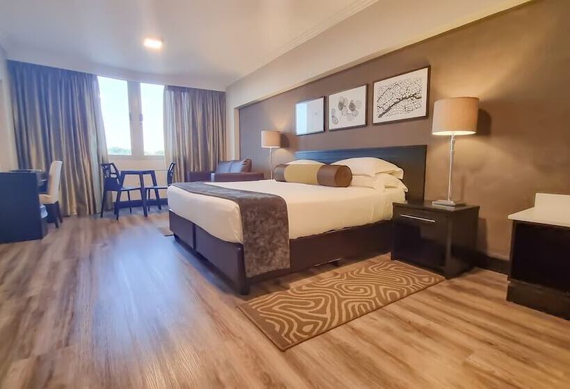 اتاق لوکس, Belaire Suites