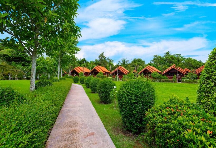 코티지 풀장 전망, Diamond Beach Resort