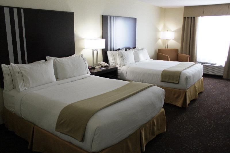 Номер Стандартный Кровать Куин, Holiday Inn Express Yorkton East, An Ihg