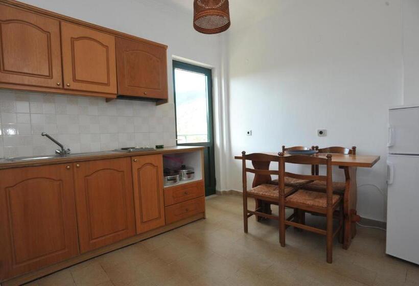 شقة غرفتين, Kantaros Apartments