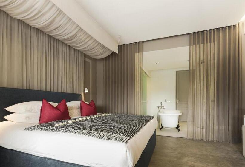 Deluxe room with river view, Sala Lanna Chiang Mai