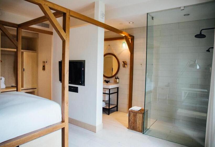 Номер Классика Кровать Квин, & Spa Le Germain Charlevoix
