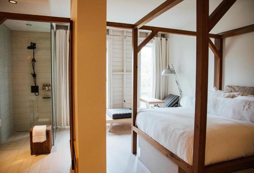 Номер Superior Кровать Куин, & Spa Le Germain Charlevoix