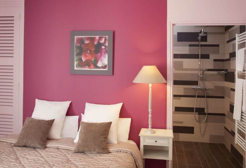 Номер Deluxe, The Originals Boutique, Hôtel De La Paix, Beaune