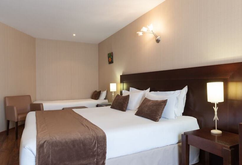 Трехместный Номер Deluxe, The Originals Boutique, Hôtel De La Paix, Beaune