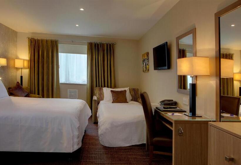 Семейный Номер, Best Western Pontypool Metro