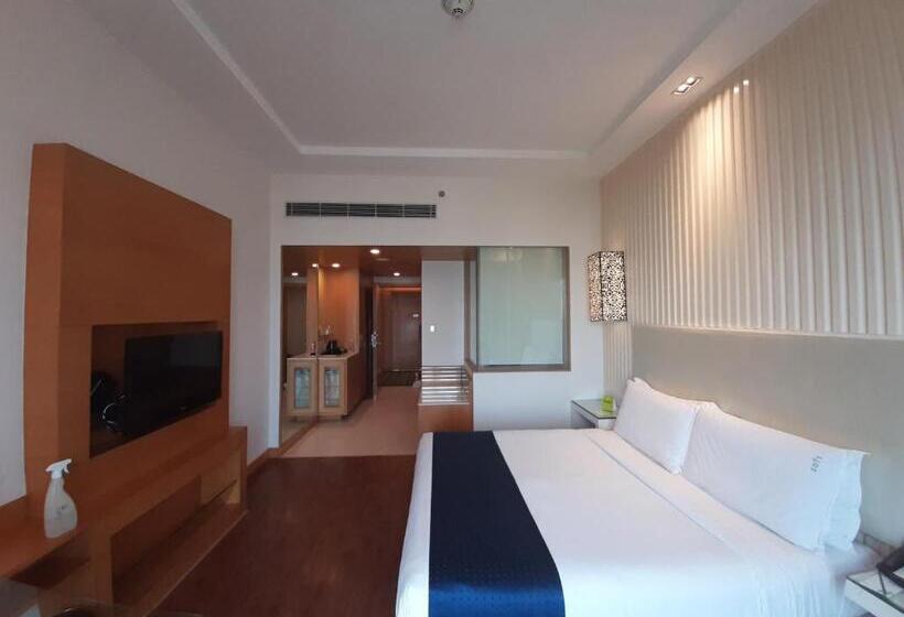 Номер Deluxe Кровать Кинг, Holiday Inn Amritsar Ranjit Avenue By Ihg